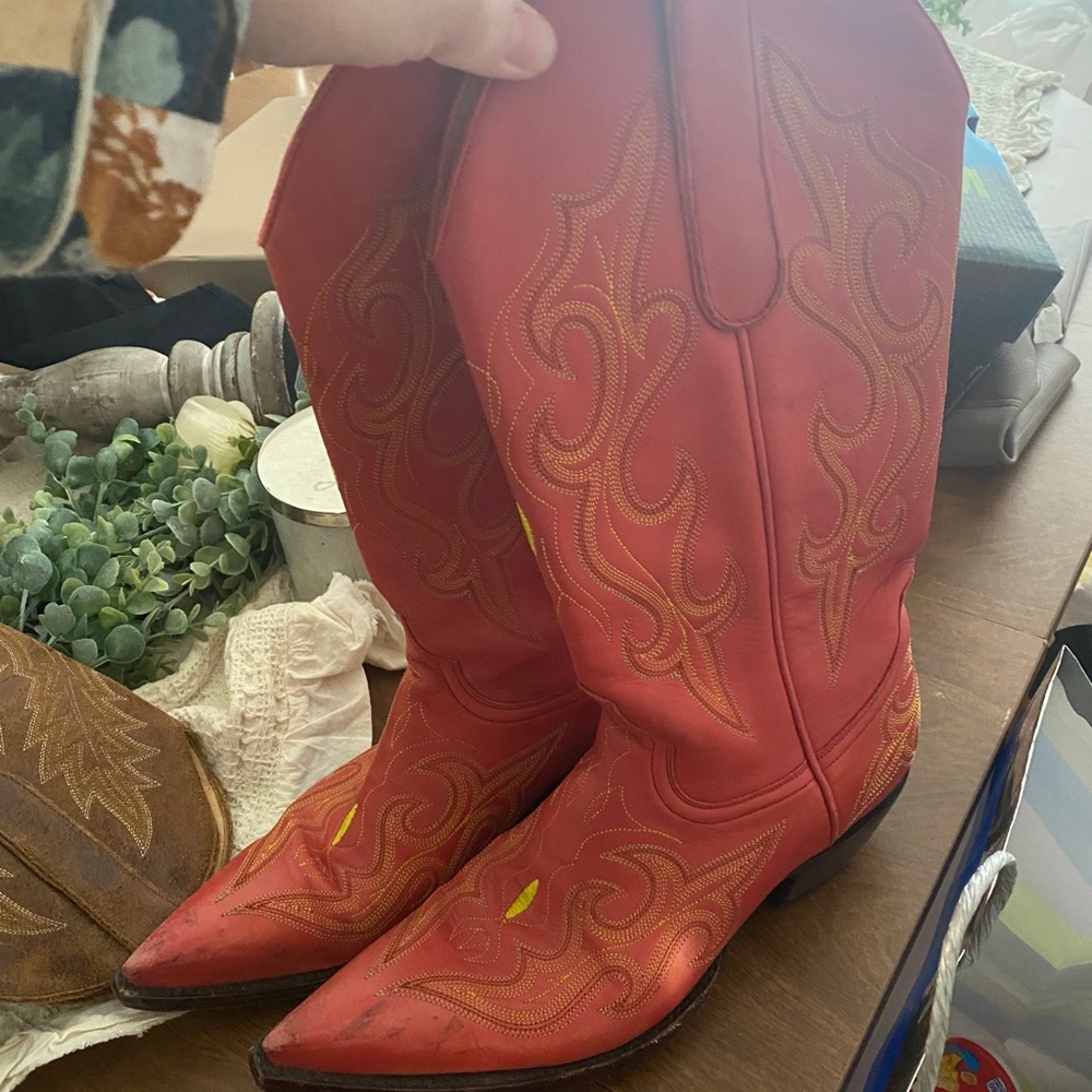 Women’s cowboy boots